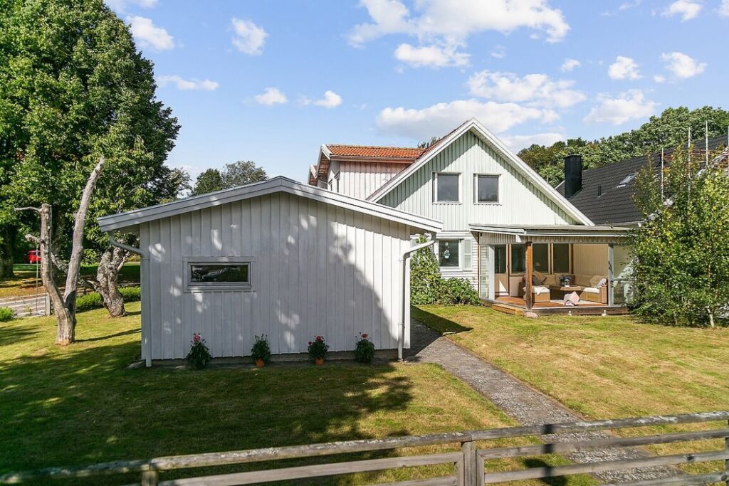 Bygge av Altandäck. Ytterby Kungälv